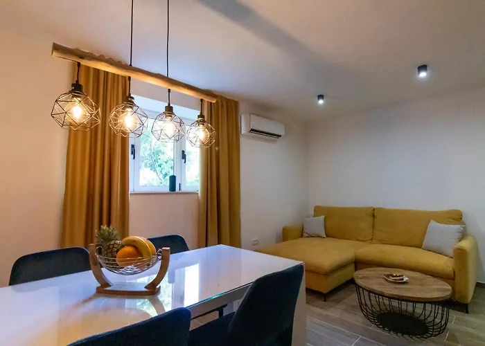 Apartman Lily Center *