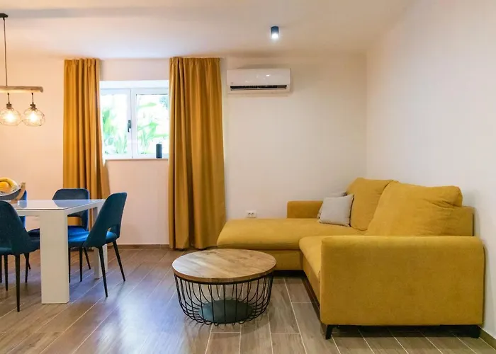 Lily Center * Сплит